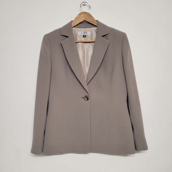 Tahari Business Casual Taupe Single-Button Blazer - Picture 1 of 10